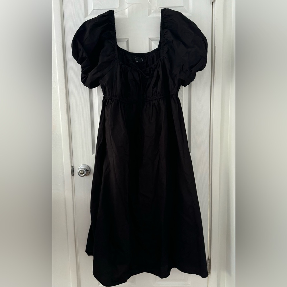 ASOS DESIGN Curve puffed sleeve smock midi dress in black
